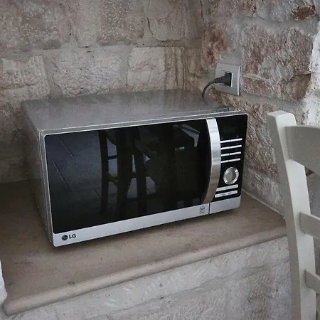 Valentina Βίλα *